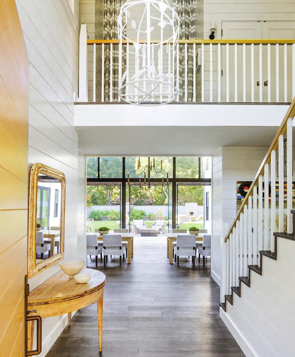 When a couple with three children approached architect Jonathan Feldman about designing a house for their family in the Bay Area, they weren t interested in making a statement.