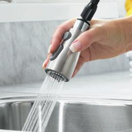 Response Touchless Technology Response touchless technology responds to your every move to ensure that prepping, cleaning and cooking all go smoothly. No false activations, no interruptions.