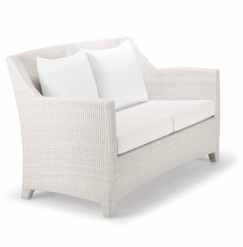 2-seater Design by Richard Frinier Item code: 027012 Weight 15 kg/33 lbs Volume 1,1 m³/39 cu ft COM (Customer Own Material): 3,40 m/3.