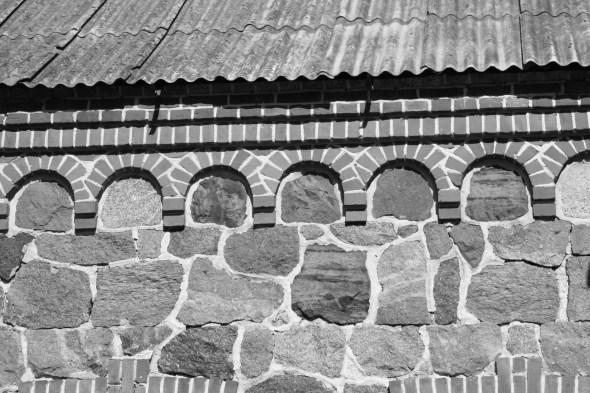 Fig. 1. The outbuilding at Zaķumuiža [Source: the author s photo, 2011]. Fig. 2. The Velēnas Lutheran Church [Source: the author s photo, 2009]. 1. Mortar as a binding material has no longer any visual significance.