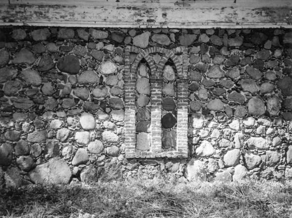A peculiar kind of the rubble pattern was created in one of the Nurmuiža Manor (Nurmhusen) outbuilding s facade (the second half of the 19th century).