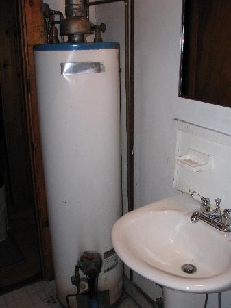 Water Heater Location Bedroom/Bathroom Gas water heaters should not obtain combustion air from sleeping rooms, bathrooms or toilet rooms. There are two exceptions: 1.