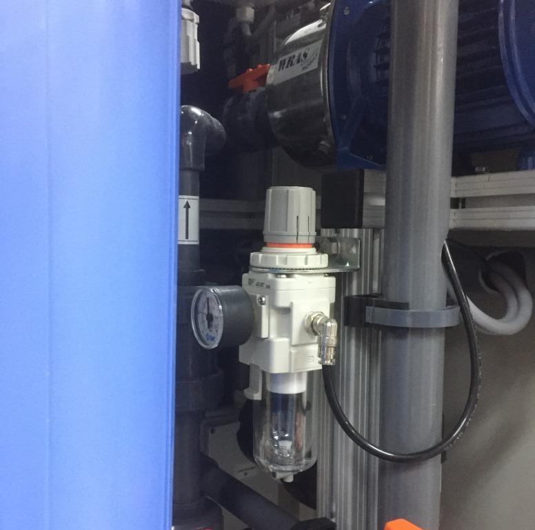 Setup and Maintenance Options 6.2 The System Regulators The Model 927 Water Recycling System should be set to support the dicing saw process requirements. 6.2.1 Setting the System Air Pressure The air regulator regulates the air used for activating the pneumatic operated solenoid valves.