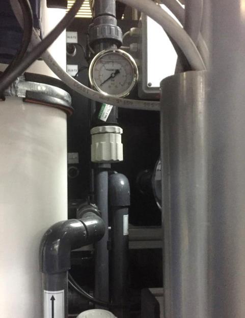 ADT Model 927 Water Recycling System Setup and Maintenance 6.2.2 Setting the Water Supply Pressure The water regulator regulates the water pressure of the cutting water supplied to the dicing saw.