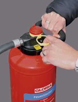 PRO LINE with operating lever fittings and nozzle Refillable fire extinguishers DIN EN 3, GS, MED, BSI Application The devices are compliant with the Directive 96/98/EC on ISO 9001:2008 marine