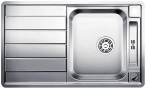 Fitted sinks Stainless steel: Always dry the sink with a soft cloth after use. This prevents scale deposits and rims from building up in the first place.