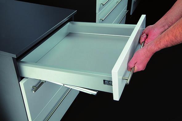 Remove drawer or pull-out (ArciTech champagne-coloured) The drawer / pull-out can be removed quickly and easily by first pulling it out completely and then lifting it straight up, holding either the