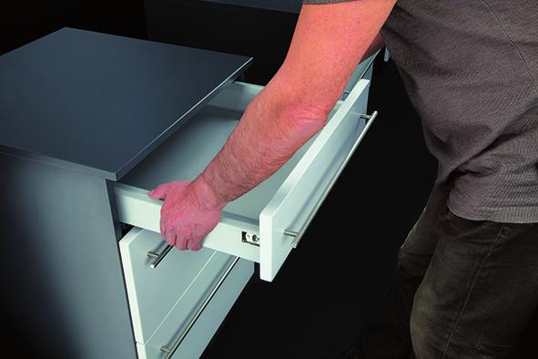 Install drawer or pull-out( ArciTech champagne-coloured) To install the drawer or pull-out, simply place it on the inserted runners and push it shut.