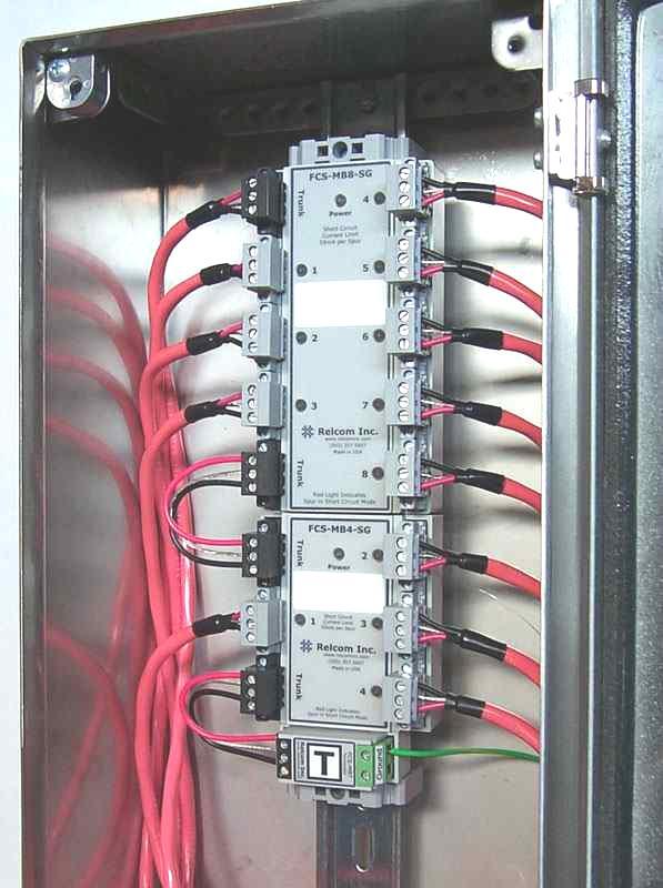 Junction Box Terminations Power LED >9V SpurGuardTM option: - visual indication of fault - short-circuit protection Trunk Pluggable spur connectors