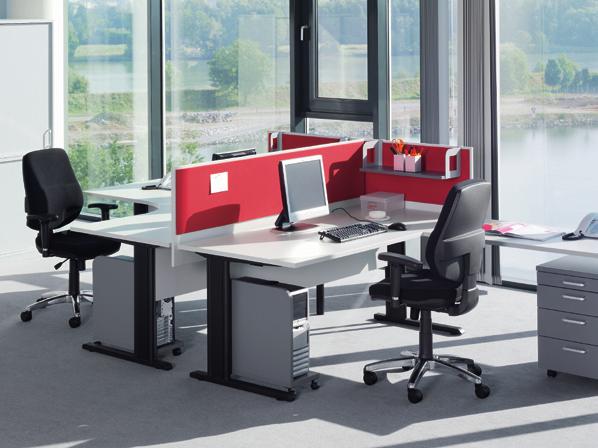 6 7 Professional double workstation with C-shaped leg frame allowing for unrestricted