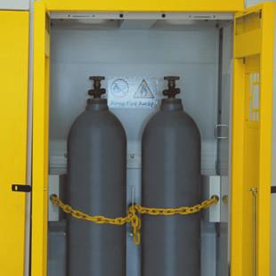 - Wide fold down ramp, safe and easy to maneuver gas cylinders in and out of the cabinet, easy to install gas fittings and pipes.