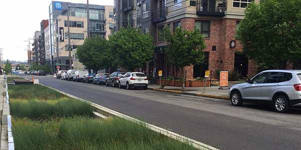 Seattle Projects in the rights of way Swale on Yale manages runoff from 400 acres 12,000 Rain