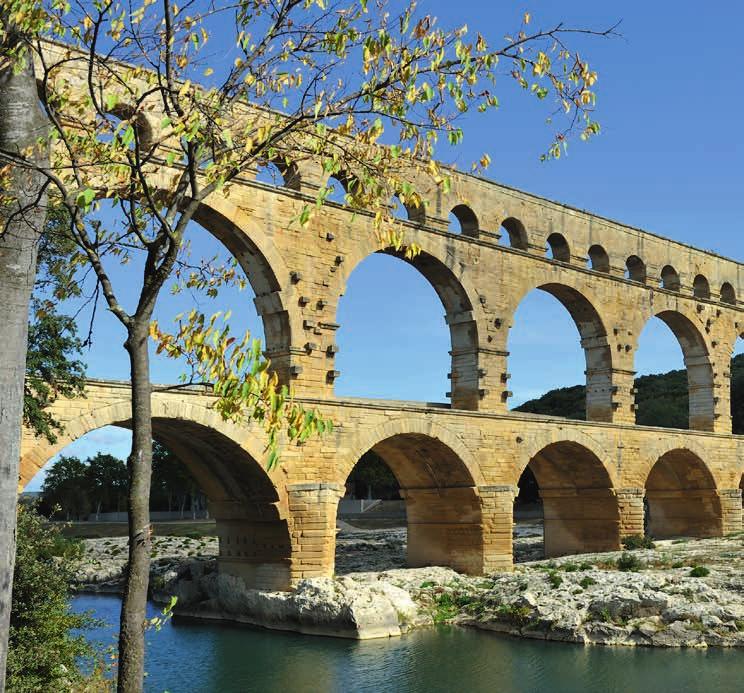 The aqueduct and fountain served Rome for over 400 years, but after the invasion of the Goths in AD 537, the aqueduct was cut off