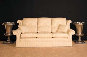 OSCAR LARGE SOFA FROM 1559 1345 MEDIUM SOFA FROM 1449 1245 ACCENT CHAIR FROM 749