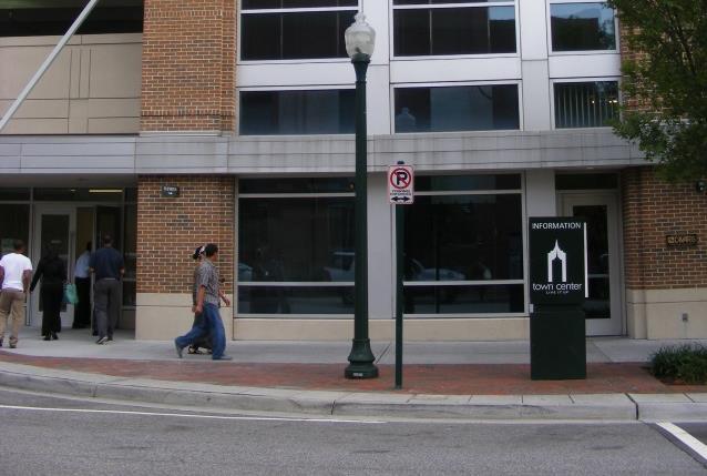 Pedestrian access to and from a parking structure should be welldefined and attractive.