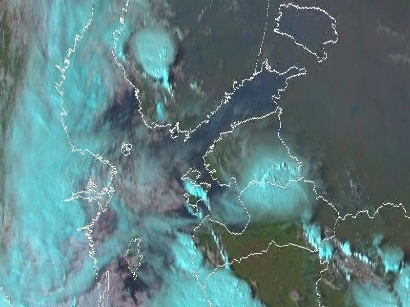 33 8. augusti 2010. aasta torm Derecho Eestis Joonis 7. Satelliidifoto 8. augustil 2010 kell 15 UTC Eesti kohale jõudvast pilvesüsteemist. (Allikas: Meteosat 8 EUMETSAT/EMHI).