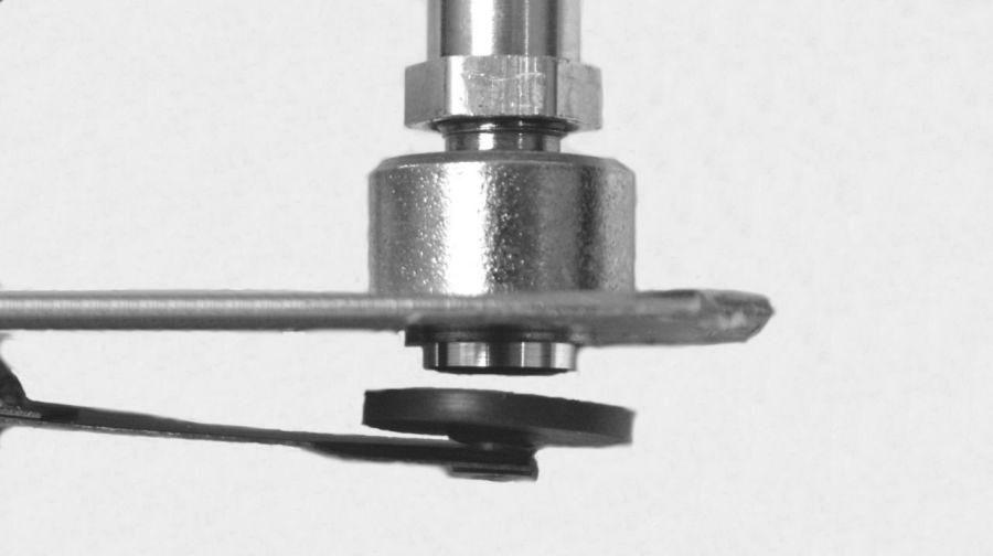 In this position the seal prevents gas from fl owing out of the body of the valve and into the oven burner. Fig. 1 Bimetal Strip Rubber Seal! NOTE!