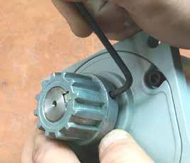 On the output shaft (8), remove the thrust bearing (), washers (), and worm gear (0).