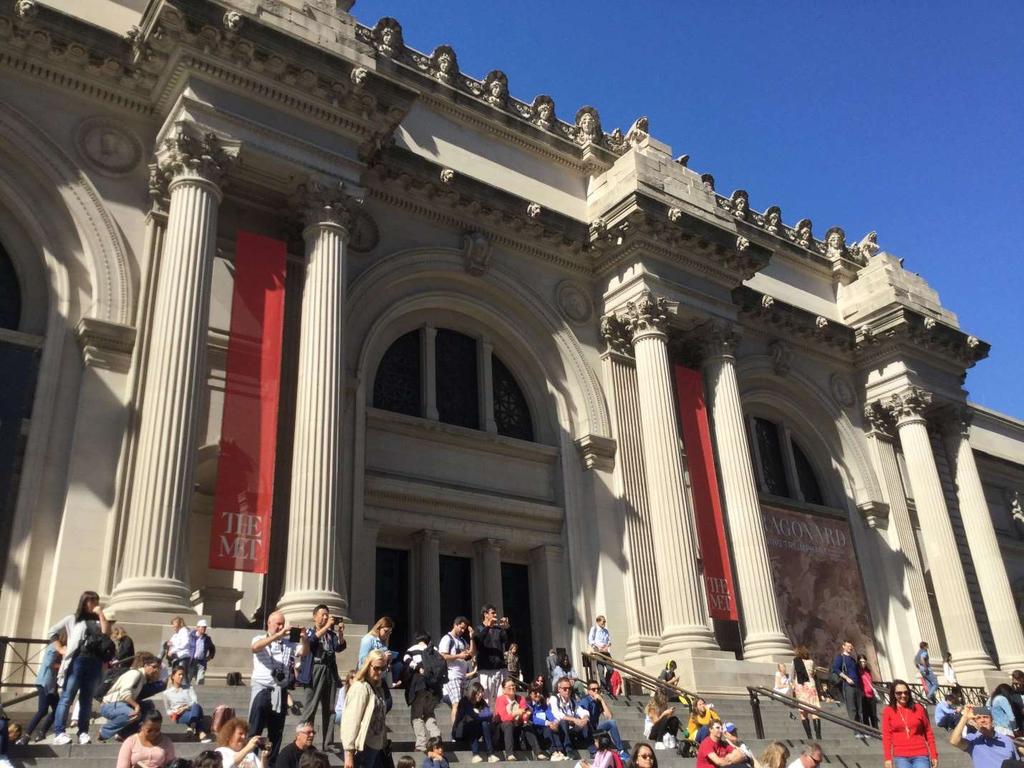 Learning Places Fall 2016 SITE REPORT #3 Metropolitan museum of art SIN FONG CHIU 10.19.2016 INTRODUCTION We explored the largest art museum in the U.S. It built in 1877.