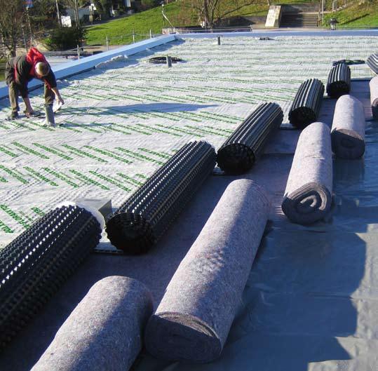 ... is CE-conformable as per DIN EN 13252 and meets the requirements of the FLL guideline for green roofs.... is 2 m wide and features an extra 10-cm cloth overlap.