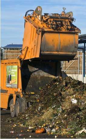 Collection in 2015 Brown Bio-Bin: Recyclings Centers: 42,117 tons (29 kg/inh/a) 13,014 tons ( 9 kg/inh/a) Recovery (bio bin): 11,582 t treated in AWM s dry fermenter (TFA) 30,535 t treated in
