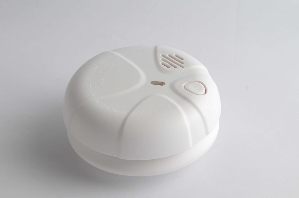 V-MUL-007-D(A0) Smoke Alarm User s Manual Please read and save this manual PHOTOELECTRIC SMOKE ALARM( HUSH FEATURE) MODEL: VST-S588H Class II Apparatus Photoelectric smoke alarms are generally more