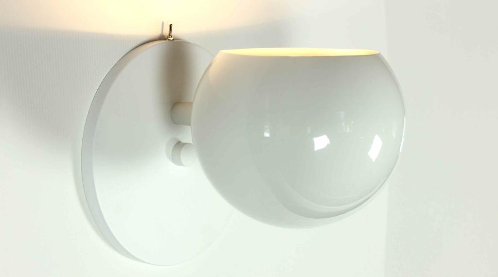 Cobble Sconce Introducing the Cobble Sconce A bigger smooth round light in rich organic colors. The Cobble Sconce comes in six terrific shades, and 7 DayGlo s too*.