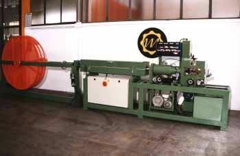 Corrugator for PTFE pipes This is an automatic machine for corrugating pipes