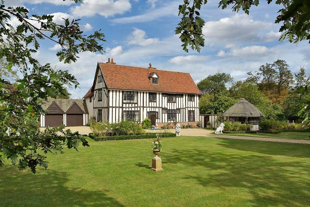 Location Mendlesham Manor can be found in a delightful elevated rural position on the outskirts of the village.