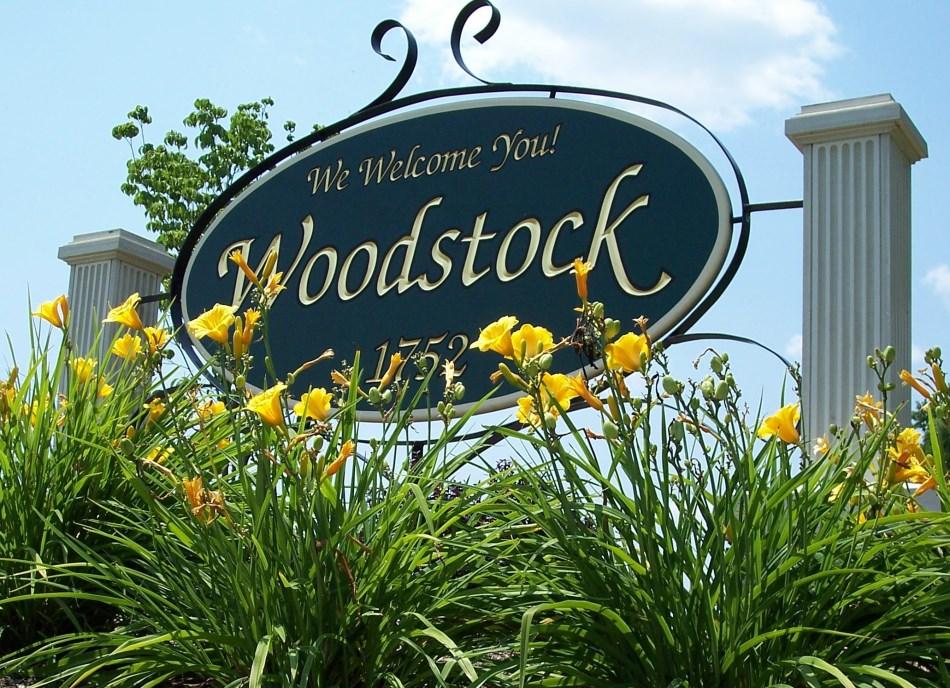 Our Plan for Woodstock Woodstock s mission is to encourage economic growth and to provide high quality and efficient services to the public, while maintaining the Town s unique character.