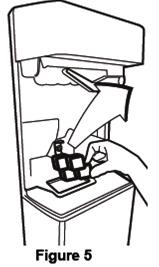 Do not let the children hang on the ice dispenser or the ice maker since it may cause an injury.to prevent dropping the ice stock reservoir use both hands when removing it.