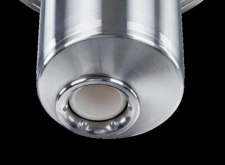 Robust retractable fittings with superior sensor immersion
