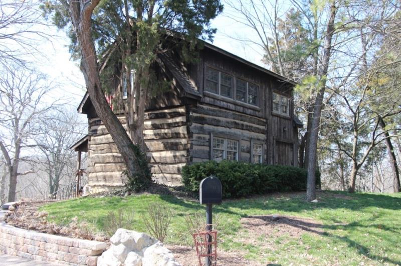HOMESTEAD (National/Vernacular Styles 1850-1930) Also known as Log Cabin.