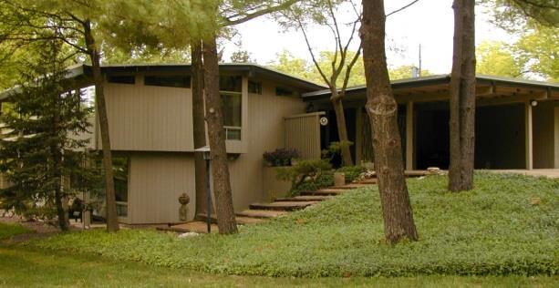 MID-CENTURY MODERN - "CRAIG WOODS" (Modern Style 1950s) California ranch-style house, is a domestic architectural style originating in the United States and extremely popular amongst the booming