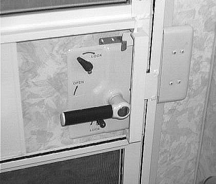 Luggage Compartment Doors To ensure that compartment doors are latched properly, press the bottom edge of the door with the palms of your hands.
