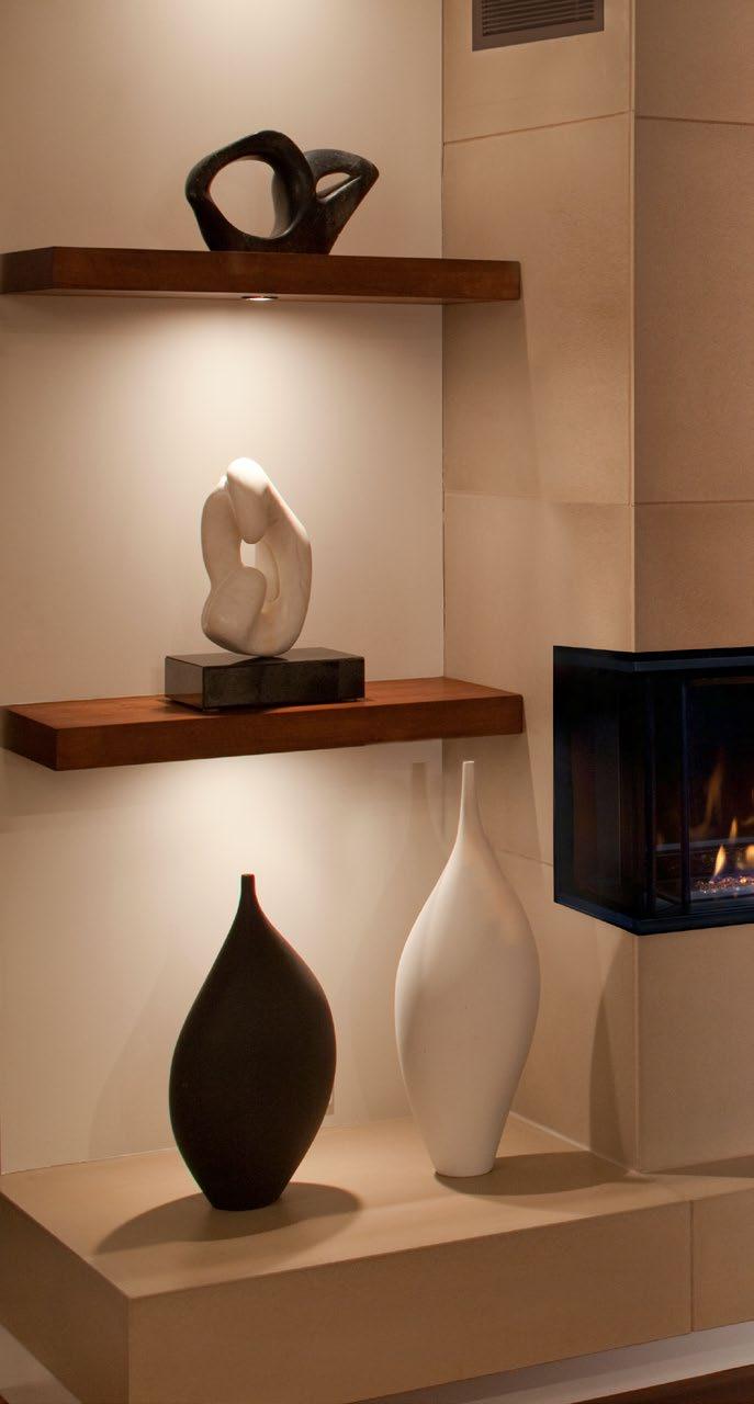 LX 3-sided We are expanding on our hot-selling Linear family with Valor s first ever 3-sided fireplace.