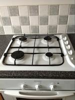 327610062436506 Hob/Oven We have a white