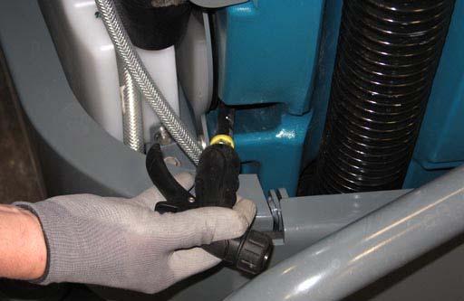 OPERATION OPTIONS 4. Pull the spray nozzle out from the back of the machine and clean as needed. SPRAY NOZZLE (OPTION) The spray nozzle is used to clean the machine and surrounding areas.