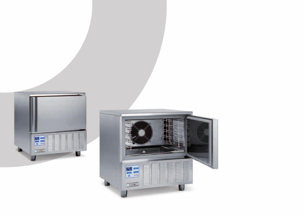 Chilly 800 Chilly 353 325 Blast chiller counters 3 pans BF031 5 pans BC051 and BF051 BF031 850 To meet the growing demands for compact, professional equipment Friulinox has created CHILLY, the blast