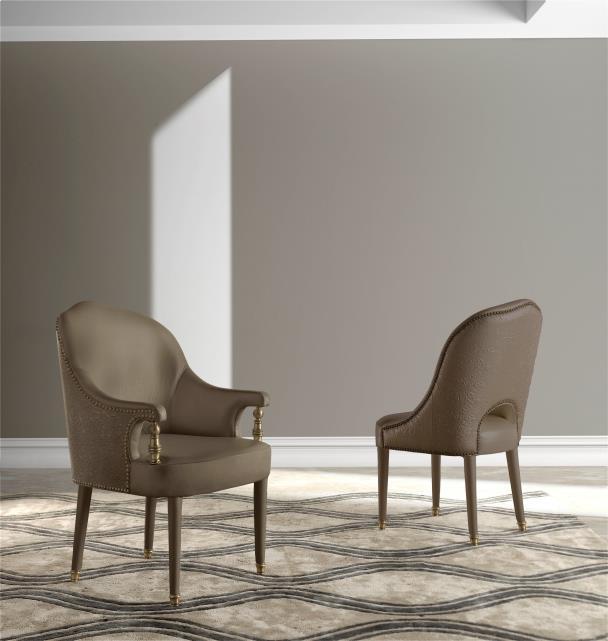 With a subtly curved backrest, the design envelopes the sitter beautifully.
