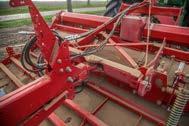 Main benefits of this combination are: 2 - Use of the machine as a solo-machine for hilling and full-width tilling,