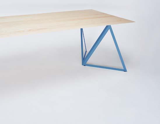 Material table top: natural ash,