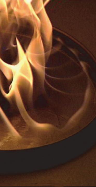A simple description of complex phenomena. Flame or no flame?