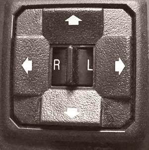 SECTION 3 DRIVING YOUR MOTOR HOME Move Selector Switch L or R to select mirror.