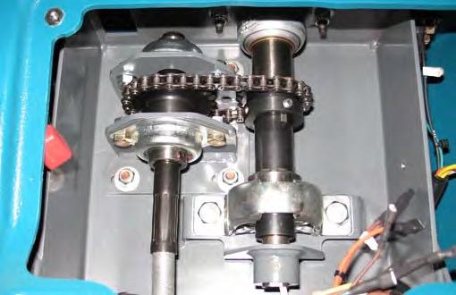 No tools are required to perform these maintenance operations, STEERING GEAR CHAIN The steering