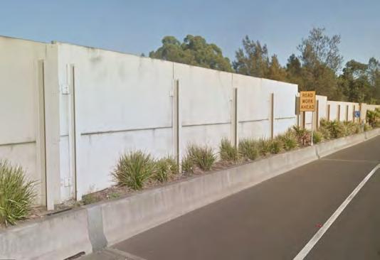 Existing noise walls along the M5 East Motorway are generally co p ised o t o t pes.