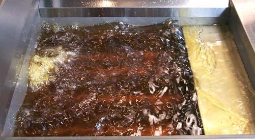 CHAPTER 3: BUILT-IN FILTRATION 3.4.2 Filter Operation (cont.) 9. After all oil is pumped back into the frypot, bubbles form, indicating air in the oil return lines.