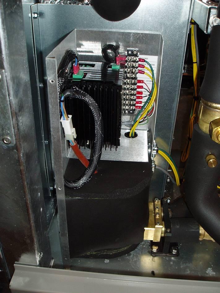 Appendix D Service & Maintenance Procedures 7/16 x ¼ Nuts (4x) Remove Pump in this direction. Dual-Line Connection Block Figure 21 Refrigerant Pump & Inverter Assembly Refrigerant Pump Replacement 1.