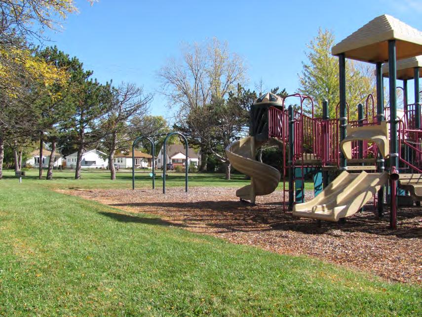 NEIGHBORHOOD PARKS The neighborhood park / playground is the standard parks unit in Garden City.