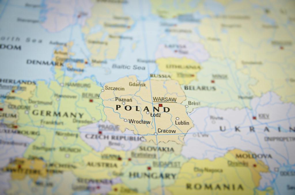 Poland in short 9th largest country in Europe (313 sqkm) 6th most populous member of the European Union (38.5 mln population).